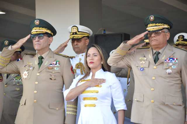 Los actos de honores estuvieron encabezados por el ministro de Defensa Carlos Luciano Díaz Morfa (Foto: Fuente externa)